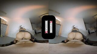 VRCosplayX Vampire Queen Of The Damned Akasha Cumming With You