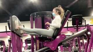 Gym Shark 19 Year Mature Doing Leg Press