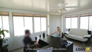 LOAN4K. Agente de préstamos penetra el coño apretado y le
