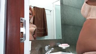 Sheron Squirt on Bathroom with my Tasty Hubby Don