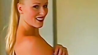 Sarah Slips On A Performance! - Sarah Slips On A Performance!
