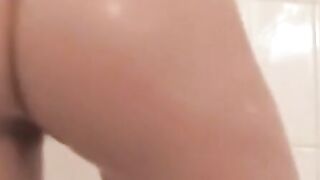 BOOB GOSSIP LILY CHILLIS SWEET FEMALES EXFOLIATES HER SMOOTH SHAVEN PUSSY FOR Hồ Evangelist Post