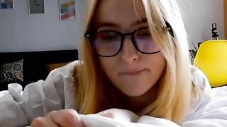 BLOWJOB FROM a CUTIE WITH BEAUTIFUL EYES