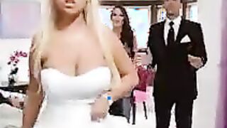 Bridgette B. fucking in the bed with her outie twat