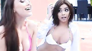 Aaliyah Hadid fucking in the couch with her melons