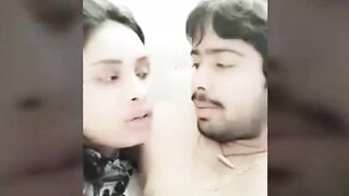 Dost ki Behan ko kiss kiya for more video join our telegram channel @rehana980
