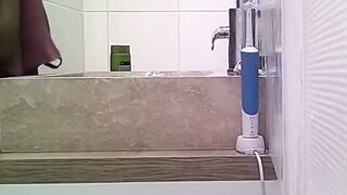 Indian stepdaughter spied in the shower