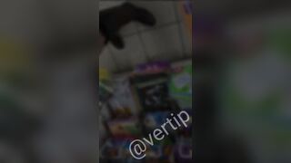 Vertipopka vertip Supermarket outdoors flash. December 2020