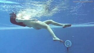 Watch Lina Mercury in red lingerie underwater