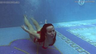 Watch Lina Mercury in red lingerie underwater