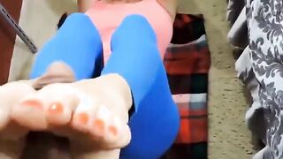 Blonde MILF Yoga Stepmom gifts a Footjob