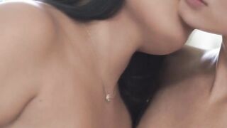 Big cock tranny Zariah Aura fucks bestie