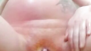 Horny Pregnant Babe masturbates and squirts