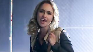 Hayden Panettiere - Telescope