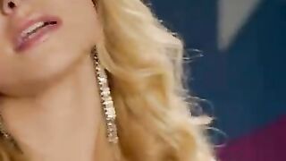 Hayden Panettiere - Telescope