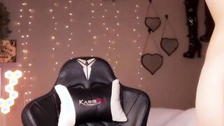 Blonde Shemale Gives Her Viewers a Hot Masturbation Show