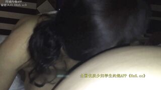 女友性感漂亮的美女表姐勾搭了很久如愿以偿酒店啪啪,特别敏感刚操一会就高潮的乱舔,还说鸡巴比她老公的长!