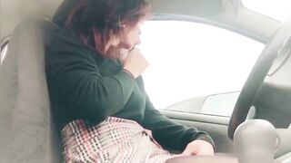 GODDESS, ALONE, BIMBO WANTS TO MASTURBATE INSIDE HER CAR IN THE PARKING