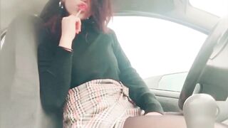 GODDESS, ALONE, BIMBO WANTS TO MASTURBATE INSIDE HER CAR IN THE PARKING
