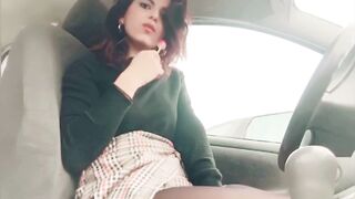 GODDESS, ALONE, BIMBO WANTS TO MASTURBATE INSIDE HER CAR IN THE PARKING