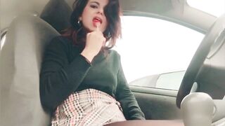 GODDESS, ALONE, BIMBO WANTS TO MASTURBATE INSIDE HER CAR IN THE PARKING