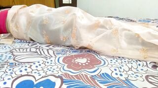 Newly Married bride breaks seal in honeymoon