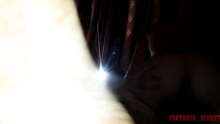 Min Mand Ligger Ved Siden AF ​​mig Og Filmer Mig Med Min