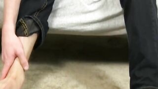 The sight of his own toes makes him shoot a large load