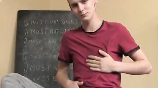 Thin twinkie massaging his toes and wanking offï»¿ on the desk