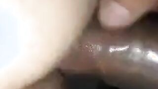 Com dois moleques que conhece  no paredao