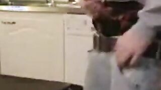 sagger boy cumming in the table