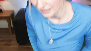 Great Sultry brunette Flirtatious act