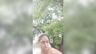 Milf Punjabi aunty showing her body