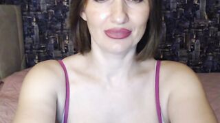 Striking Brunette babe on cam Sex chatroom