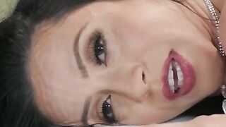 The masseur tricked a guy and spanked his busty wife