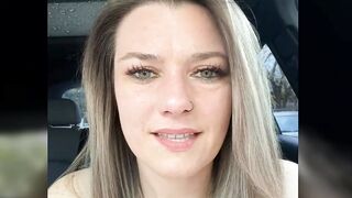 Great Brunette babe on cam Live sex shows