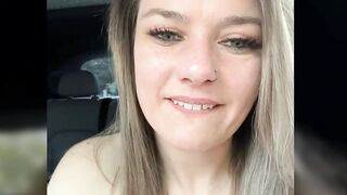 Great Brunette babe on cam Live sex shows