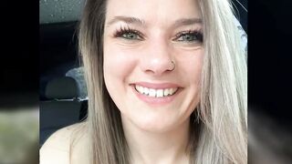 Great Brunette babe on cam Live sex shows
