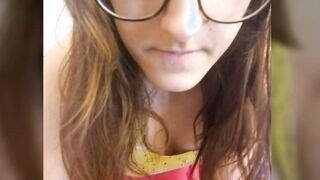 Striking Hot brunette Live sex shows