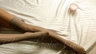 TIGHTS AND OIL ON AMAZINGLY HOT TOES