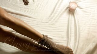 TIGHTS AND OIL ON AMAZINGLY HOT TOES