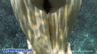 SexUnderwater Melanie Hicks Front