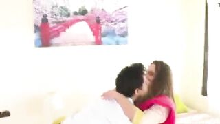 Pati ke jaate hi Pati ke Dost se karai Chudai