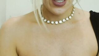 Meet Her Live and Chat Away - Its Just a Click! Striking