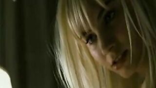 Martine Johansen - Varg Veum-Skrivet på væggen (2010)