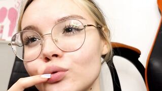 See Her Here? Talk to her live and honestly—shes only a click away! Exceptional 4