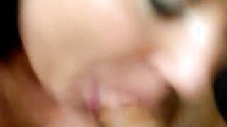Aller erster Blowjob und Sie liebt es