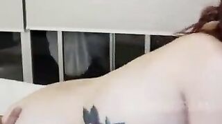 Junge argentinische Amateurin fickt Reverse Cowgirl