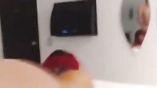 Camgirl dreht Amateurporno mit Dadbod-Freund