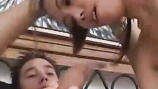 Dunne 18-Jahrige aus Asien vernascht